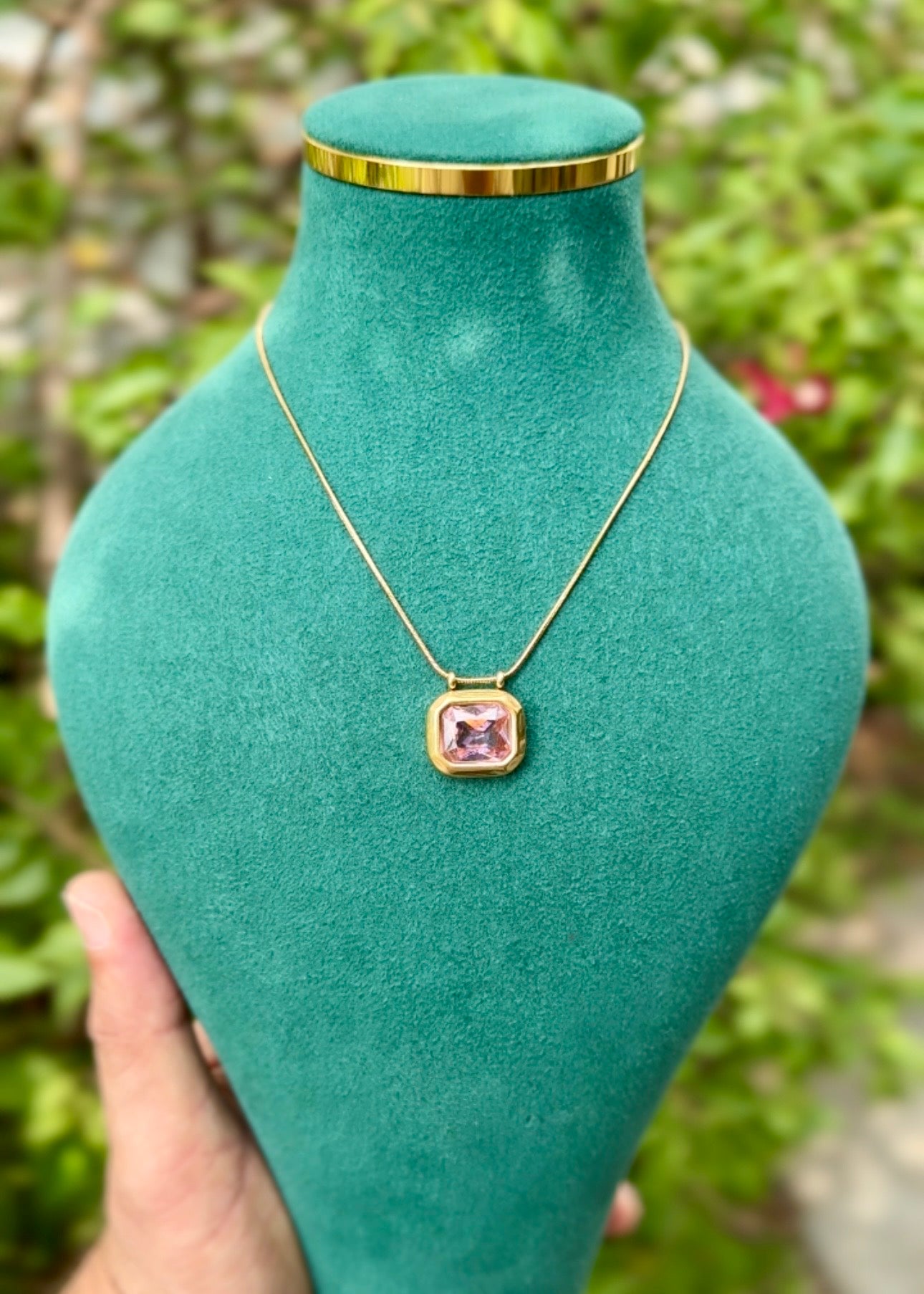 Blush Crystal Square Necklace šāØ