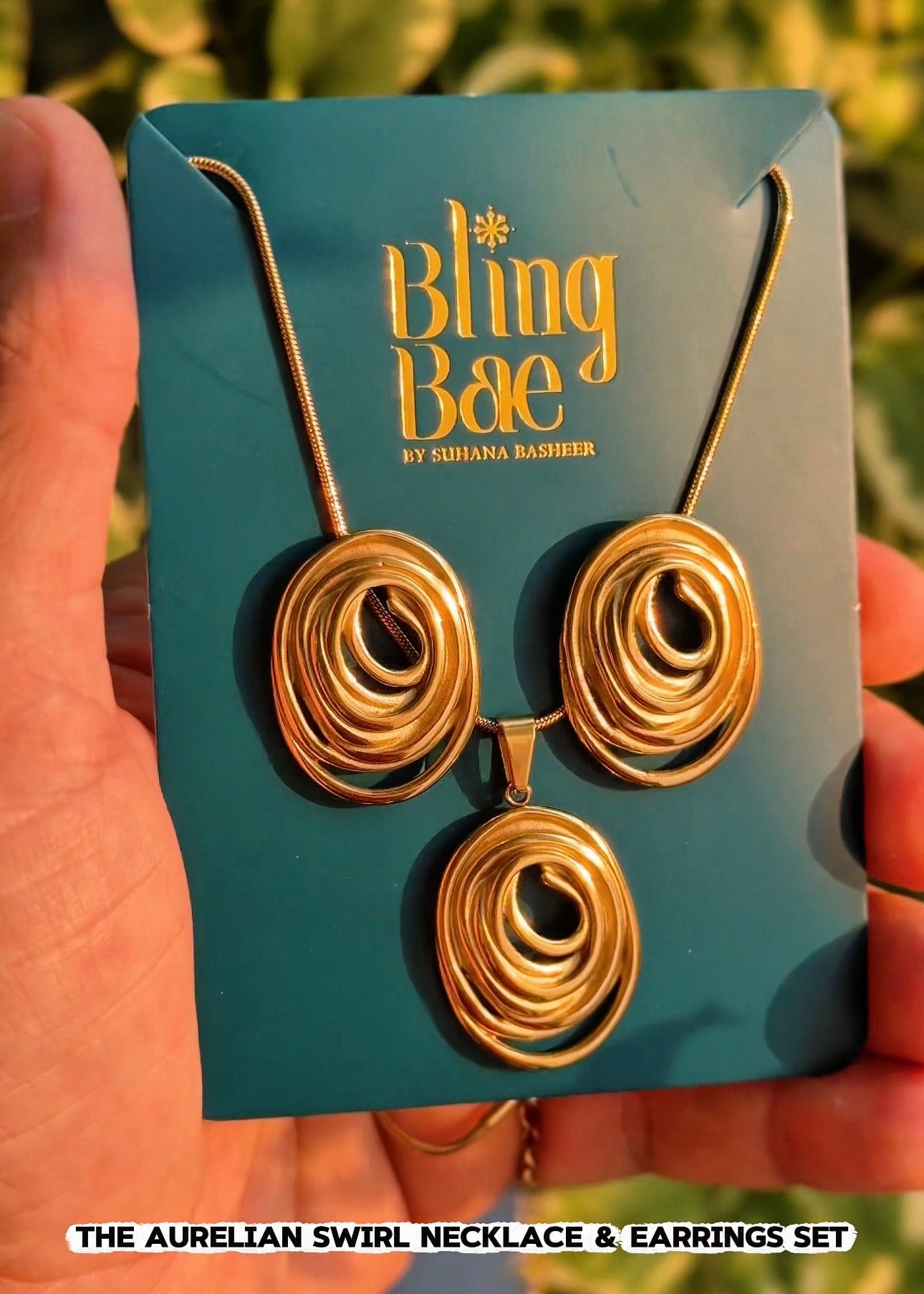 The Aurelian Swirl Necklace & Earrings Set