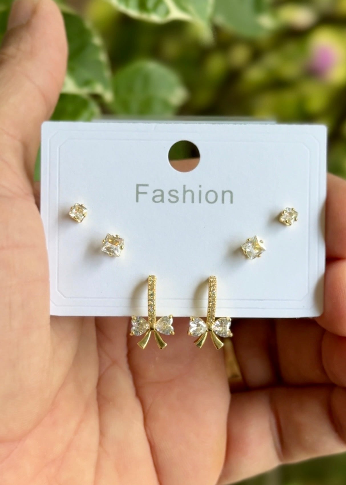 Golden Bow Drop Mini Stud Set šāØ
