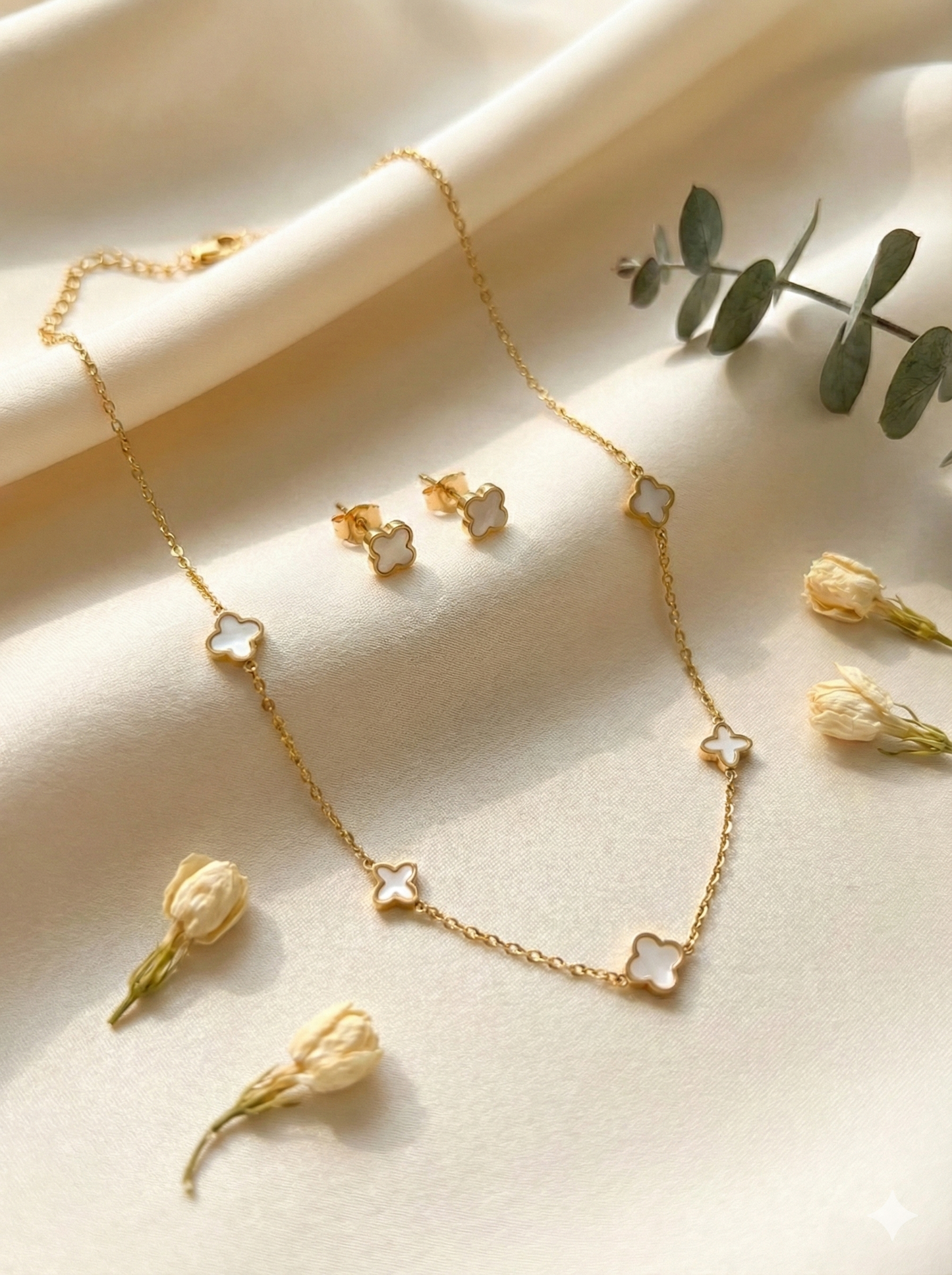 Glow & Luck Necklace & Earrings Set