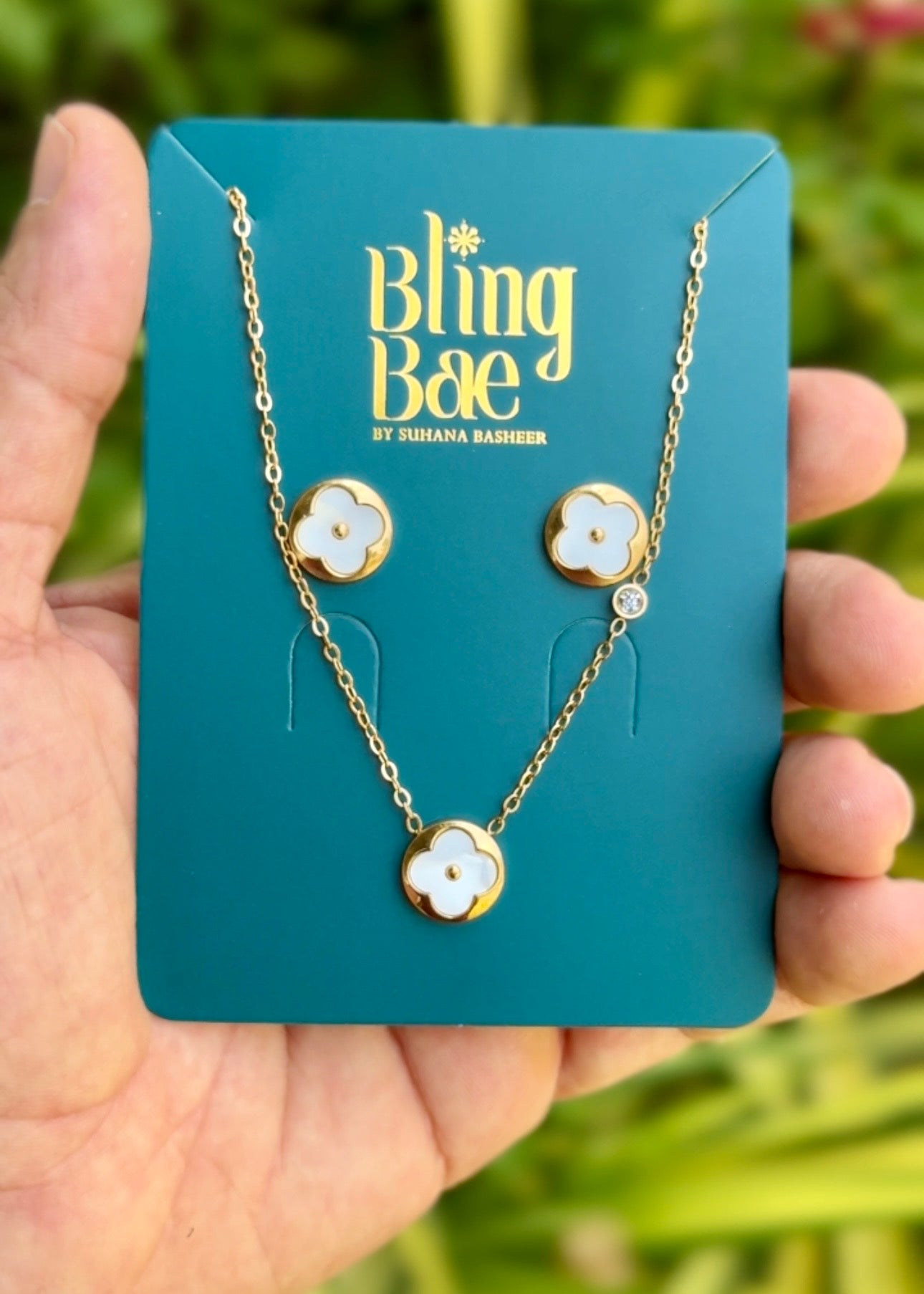 Clover Glow Classic Necklace & Earrings Set š¼