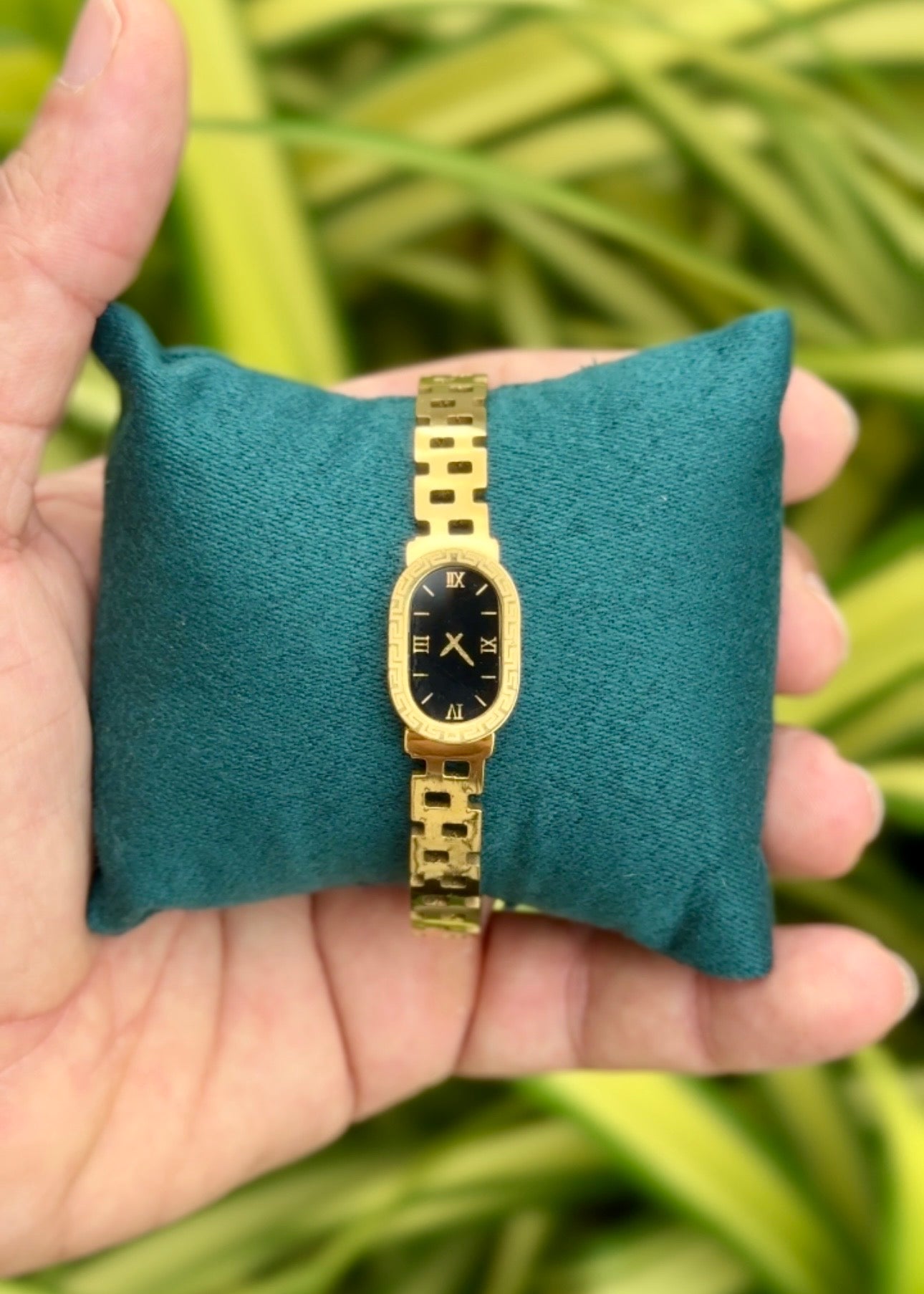 Royale Timekeeper Bracelet Watch ⌚️✨