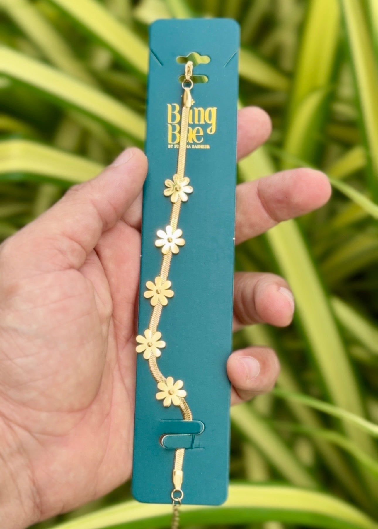 Golden Daisy Charm Bracelet πΌπ