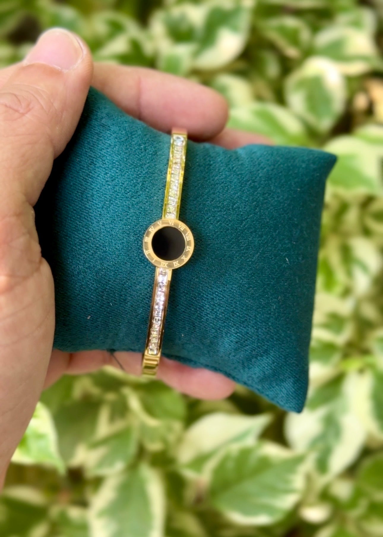 Roman Crystal Elegance Cuff Bangle ✨🖤