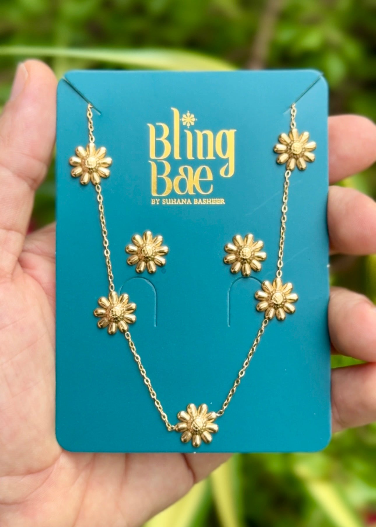 Golden Daisy Charm Necklace & Earrings Sets 🌼✨