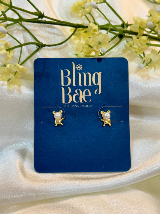 Bear-shaped Pearl Studs