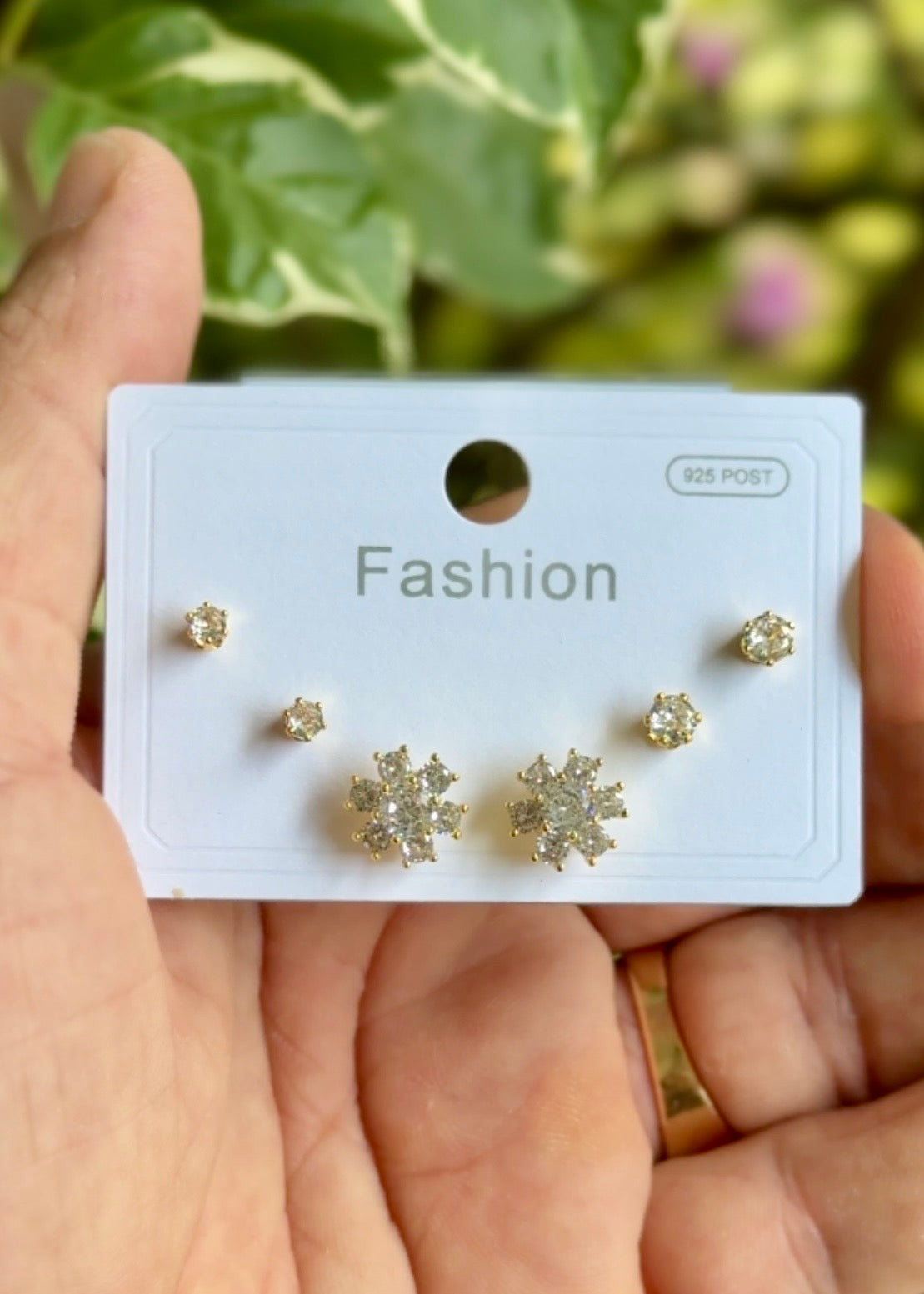 Snowflake Spark Mini Stud Set 🤍✨