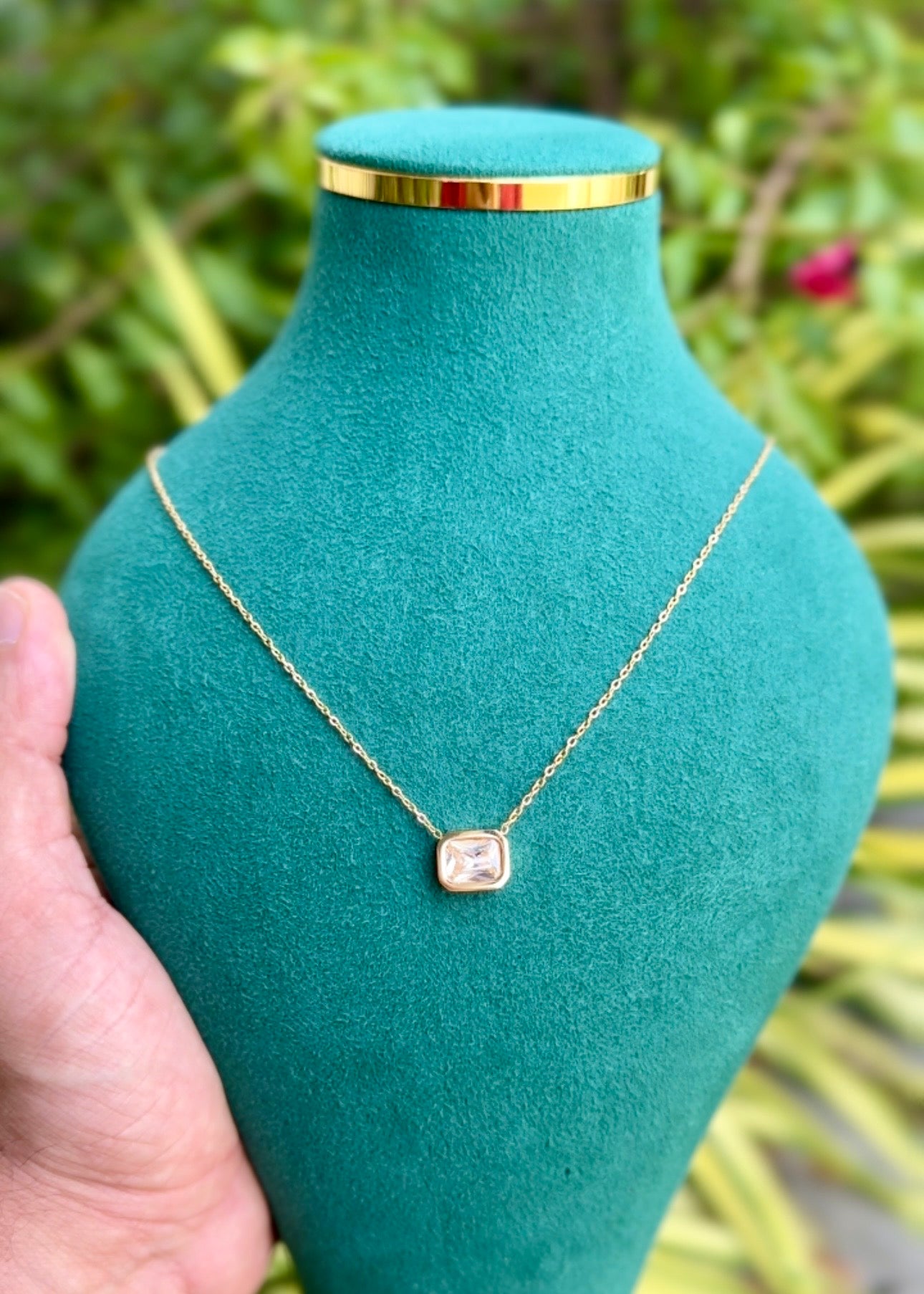 Solitaire Glow Pendant Necklace ✨