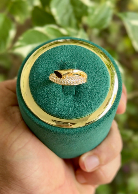 The Onyx Curve Pavé Ring✨(Adjustable)