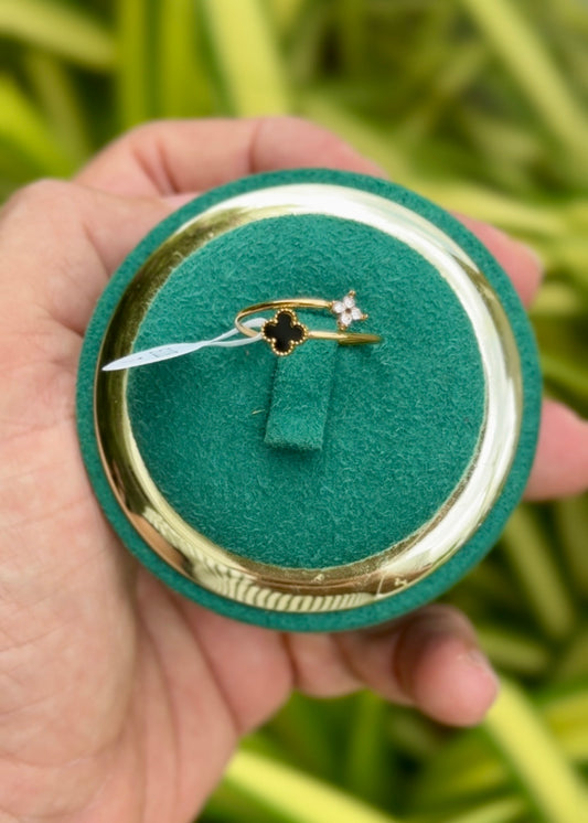 Midnight Clover Bloom Ring 🍀✨ (316L Grade)