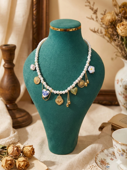 Vintage Charm Pearl Necklace