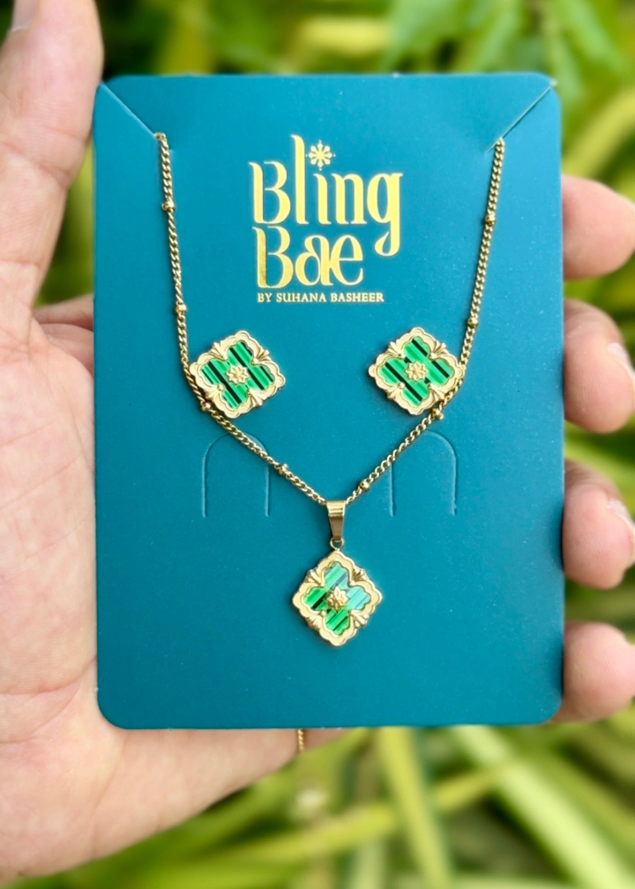 Clover Luxe Elegance Necklace & Earrings Set ✨