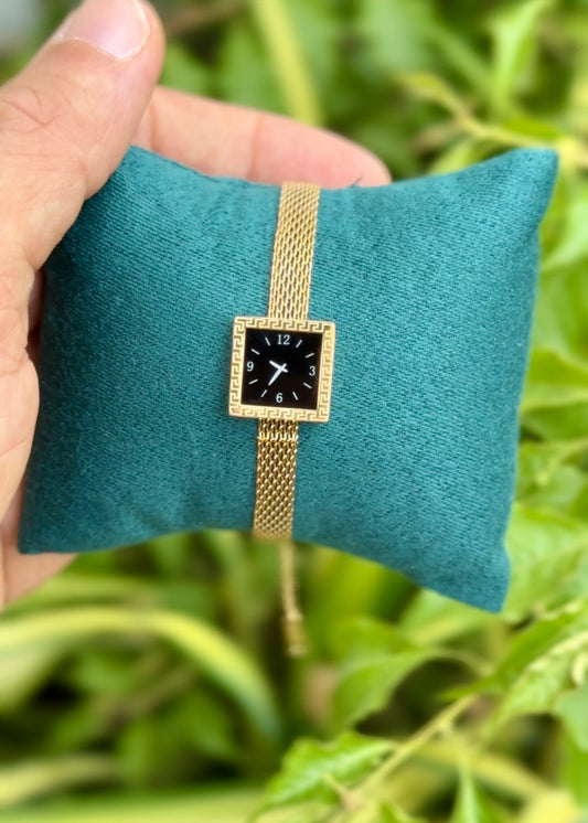 Royal Square Dial Mesh Bracelet ⌚✨