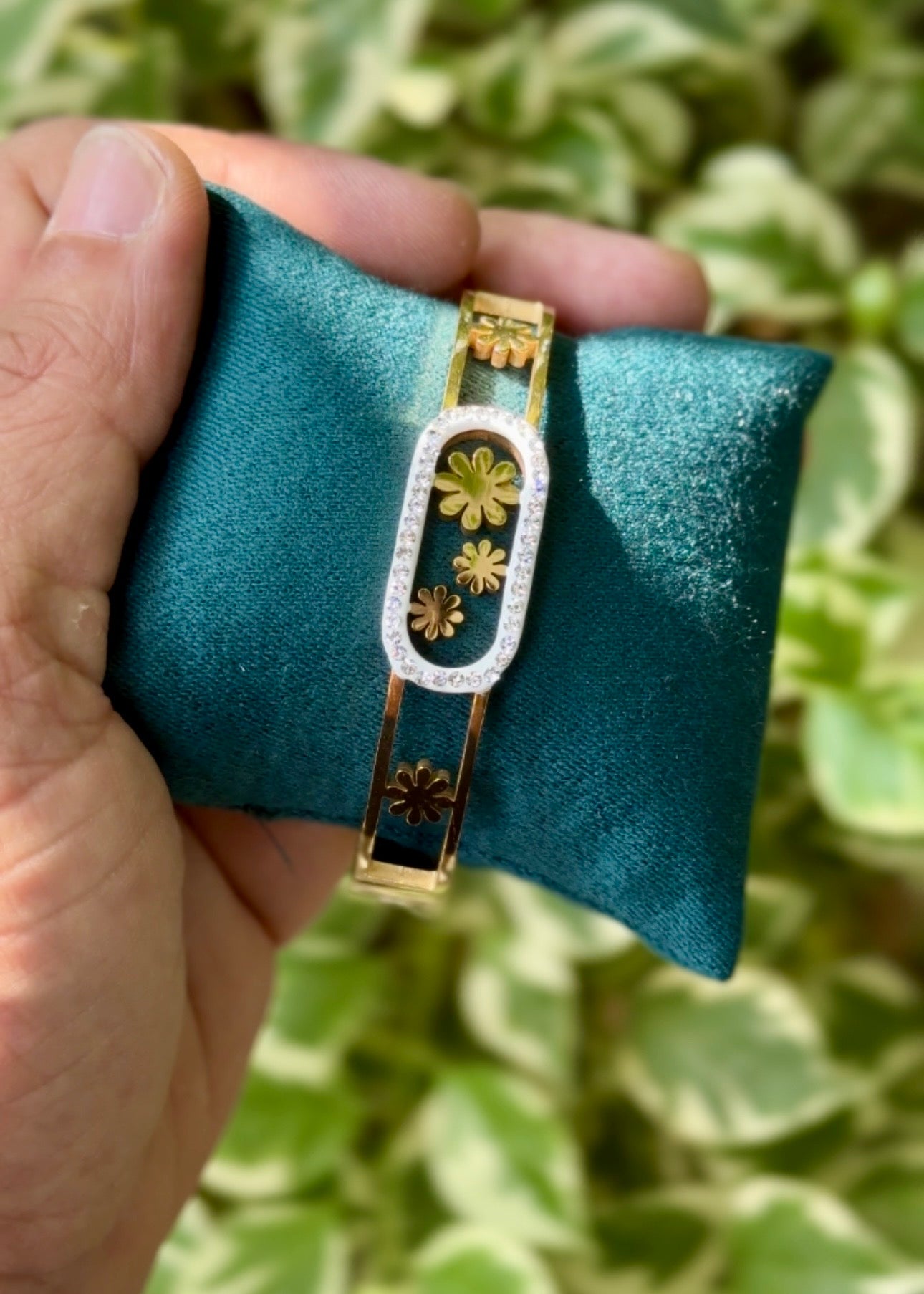 Crystal Daisy Garden Cuff Bangle 🌼✨