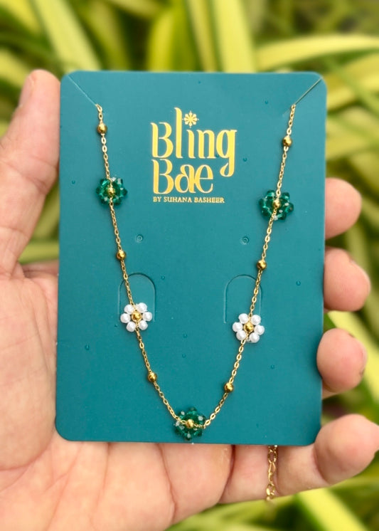 Emerald Daisy Charm Necklace 🌼✨