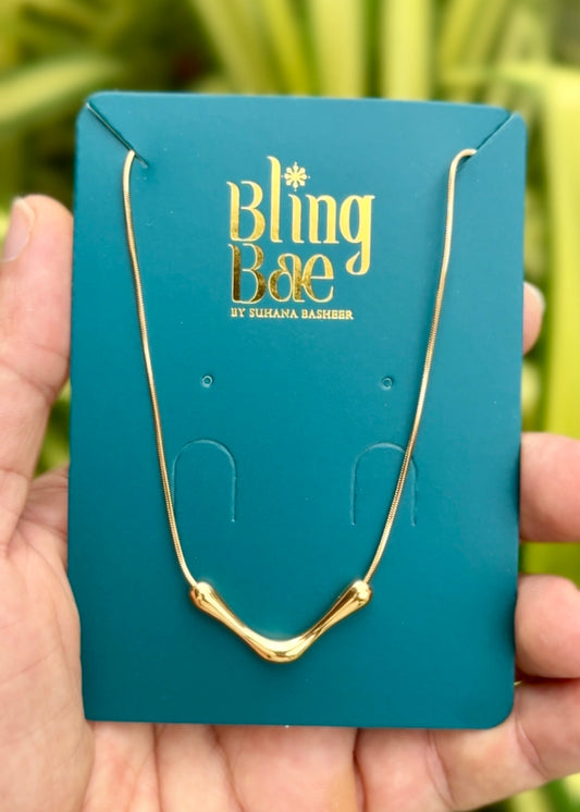 Golden Curve Statement Necklace ✨ (316L Grade)