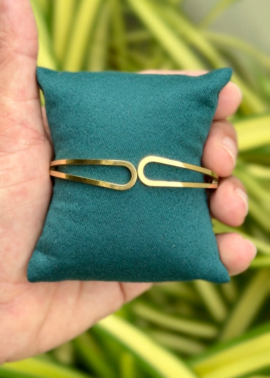 Infinity Loop Cuff Bangle ✨