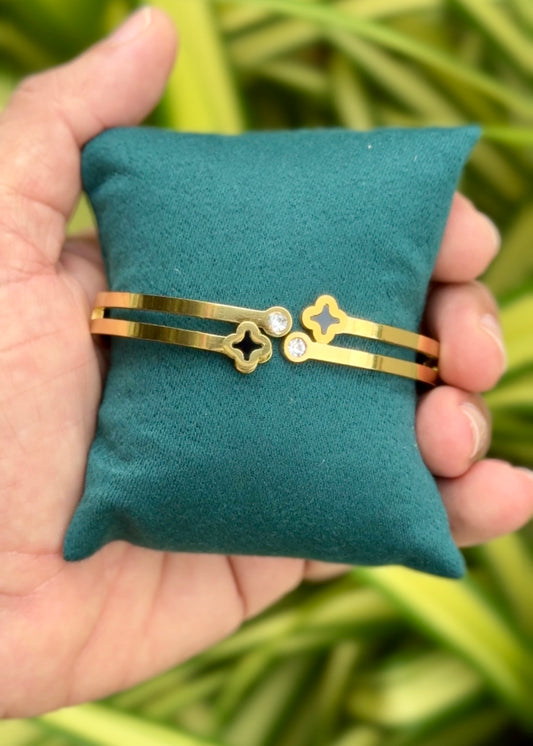 Twin Clover Spark Cuff Bangle 🖤✨