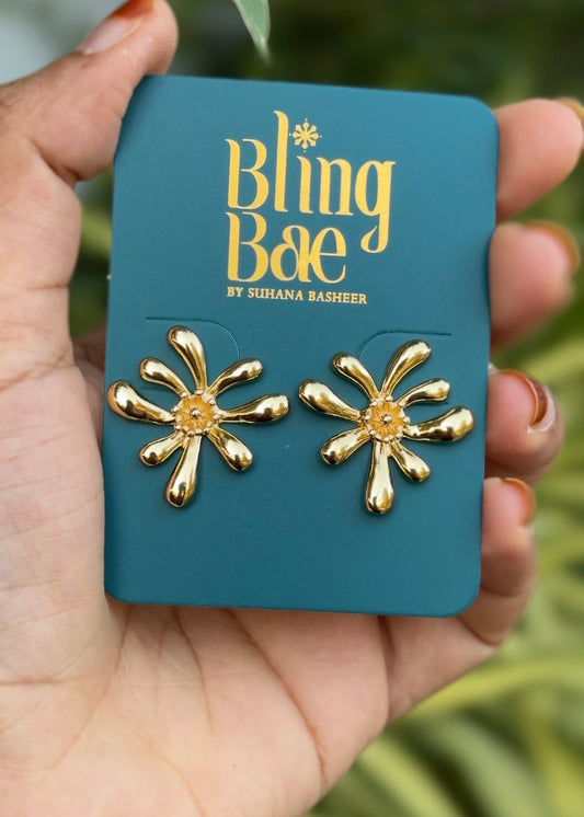 Golden Daisy Bloom Studs