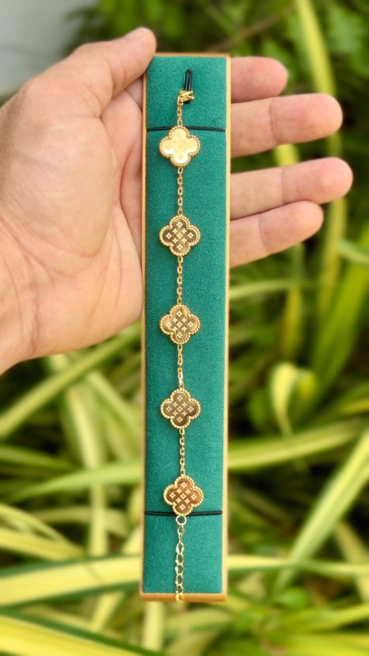 Golden Clover Grace Bracelets ✨ (316L Grade)