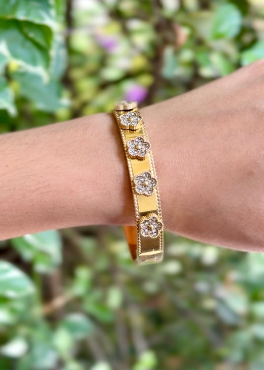 Ivory Bloom Luxe Cuff Bangles 🤍✨ (316L Grade)