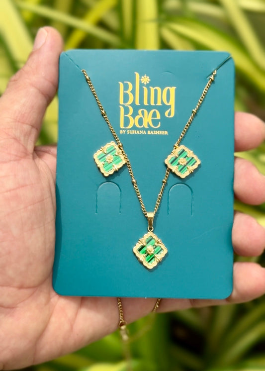 Emerald Clover Grace Necklace & Earrings Set ✨