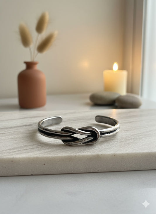 Infinity Knot Cuff Bangle (Silver color)