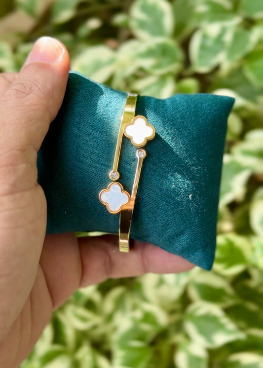 Pearl Clover Grace Cuff Bangle 🤍✨
