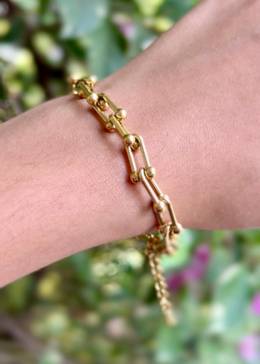 Golden Link Luxe Bracelets 🔗✨