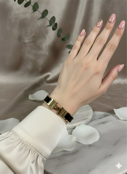 Clic Clac Cuff Bangle (Black)