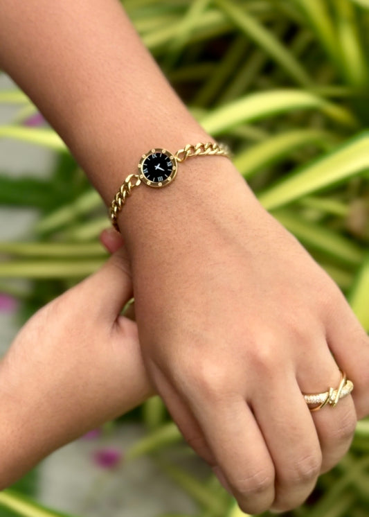 Noir Round Dial Chain Bracelet ✨