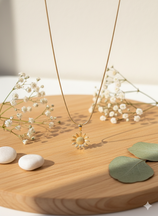 Daisy Bloom Necklace