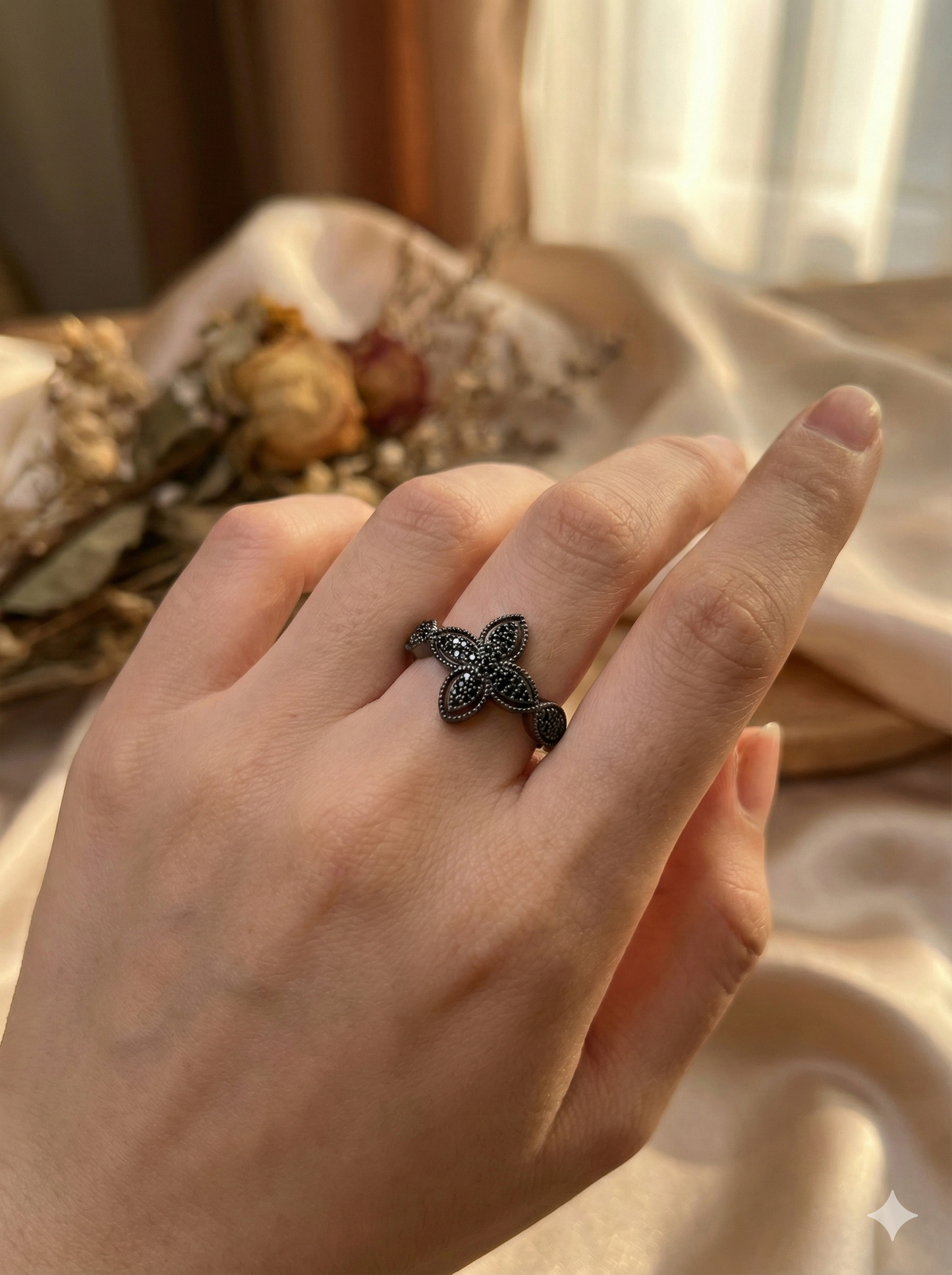 Black Royale Flower Rings