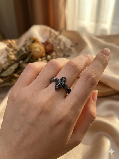 Black Royale Flower Rings