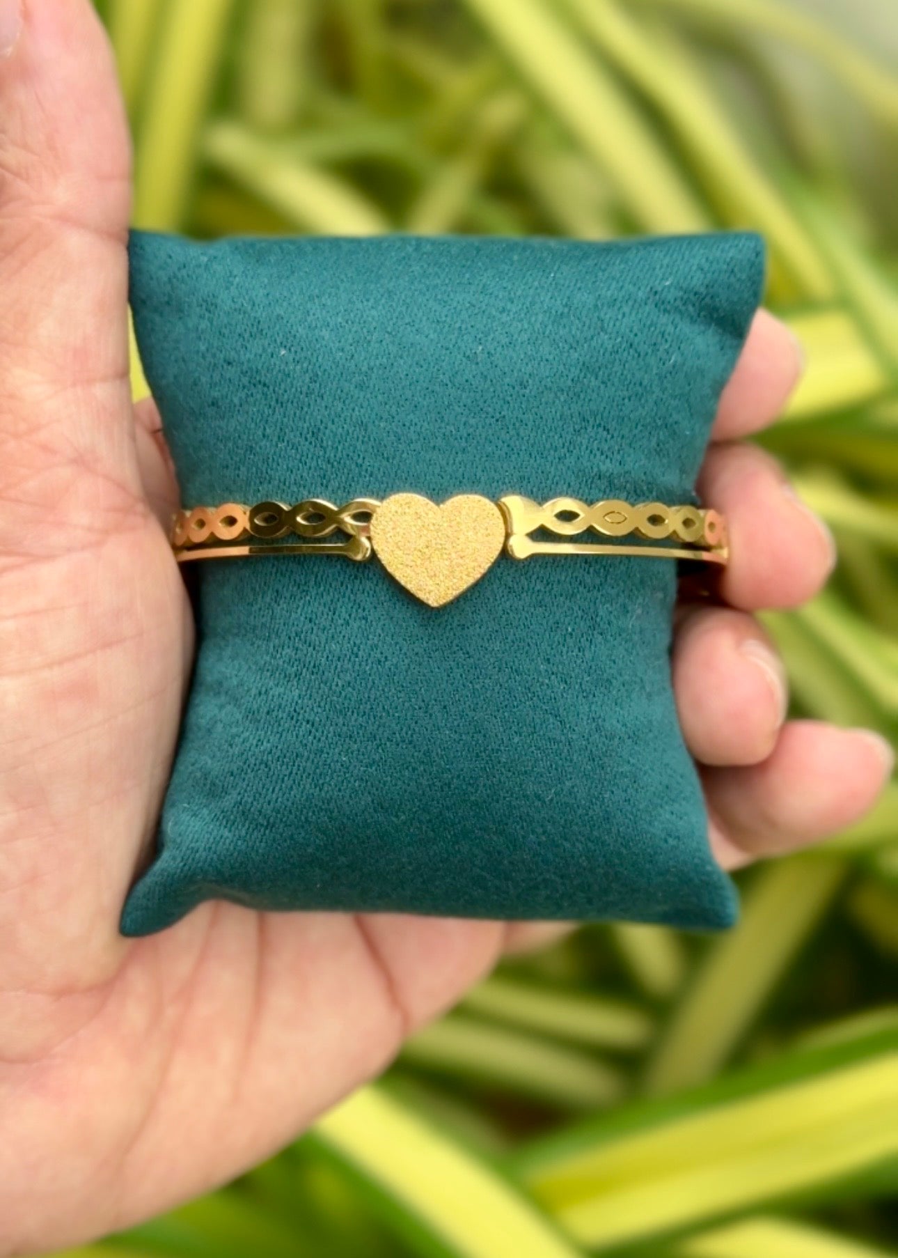 Golden Heart Grace Cuff Bangle 💛✨