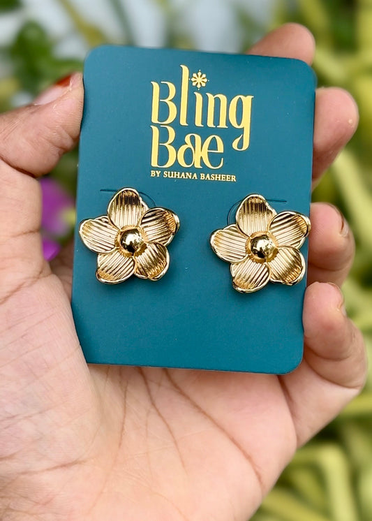 Golden Daisy Bloom Studs