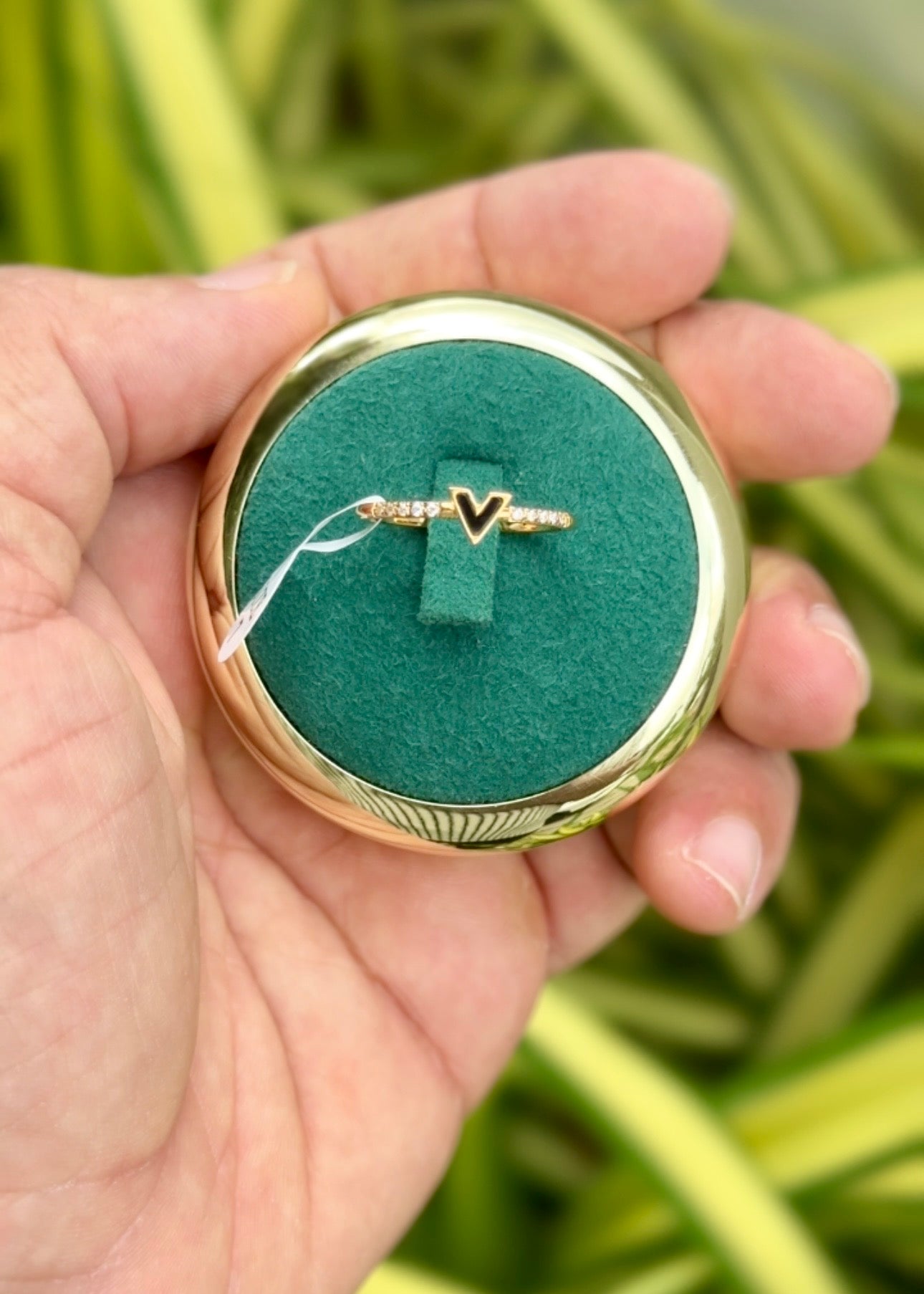 Valora V Crystal Ring ✨ (316L Grade)