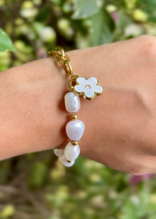 Ivory Petal Pearl Charm Bracelets 🤍✨