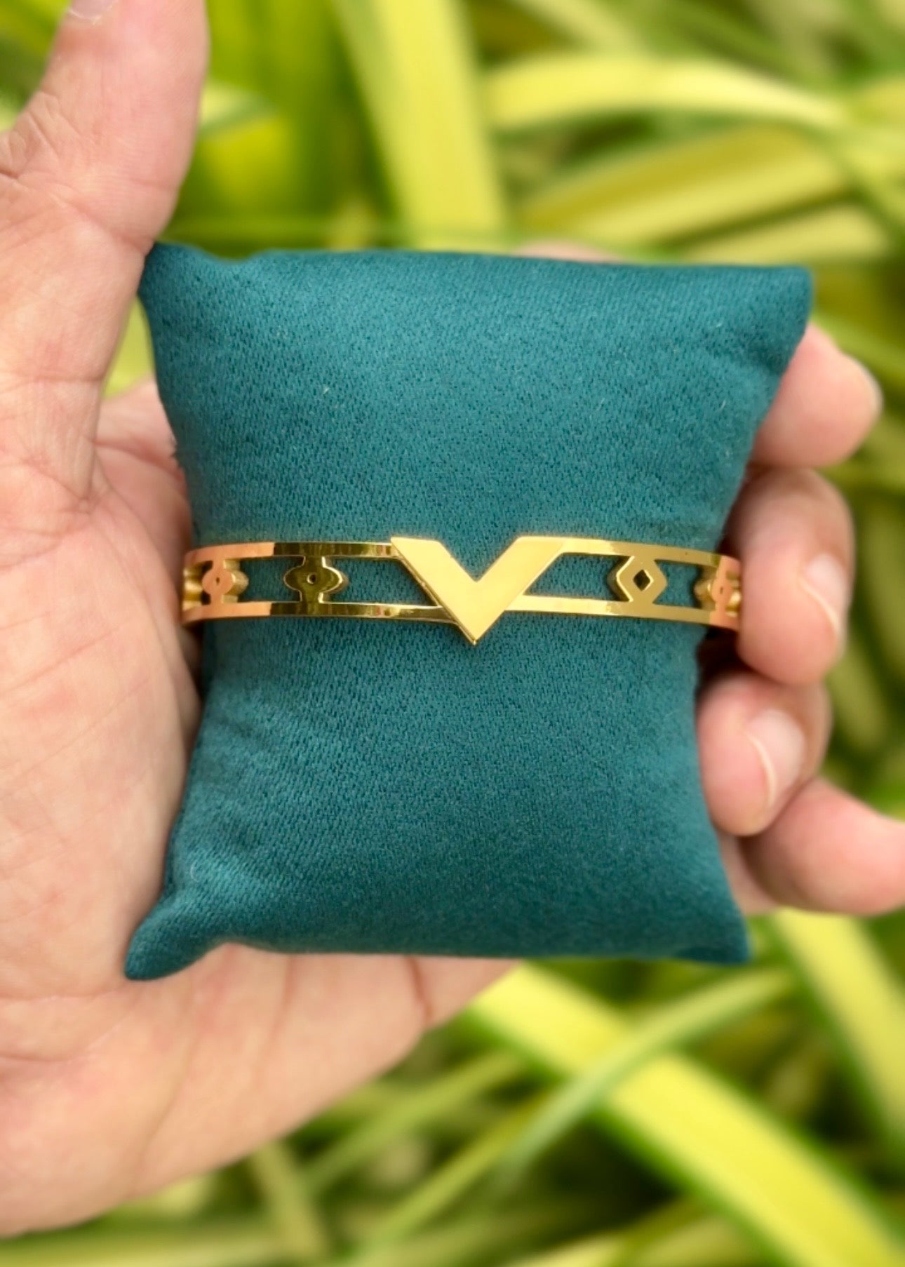 Valor V Cuff Bangle ✨