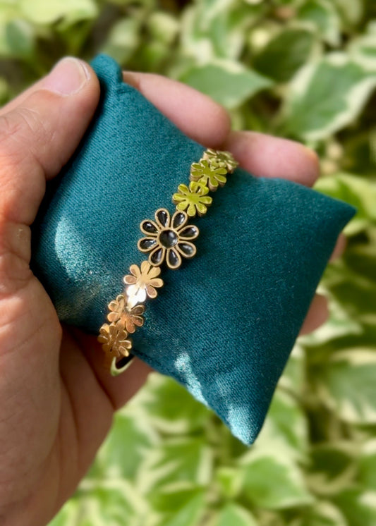 Midnight Daisy Bloom Cuff Bangle 🌼🖤✨