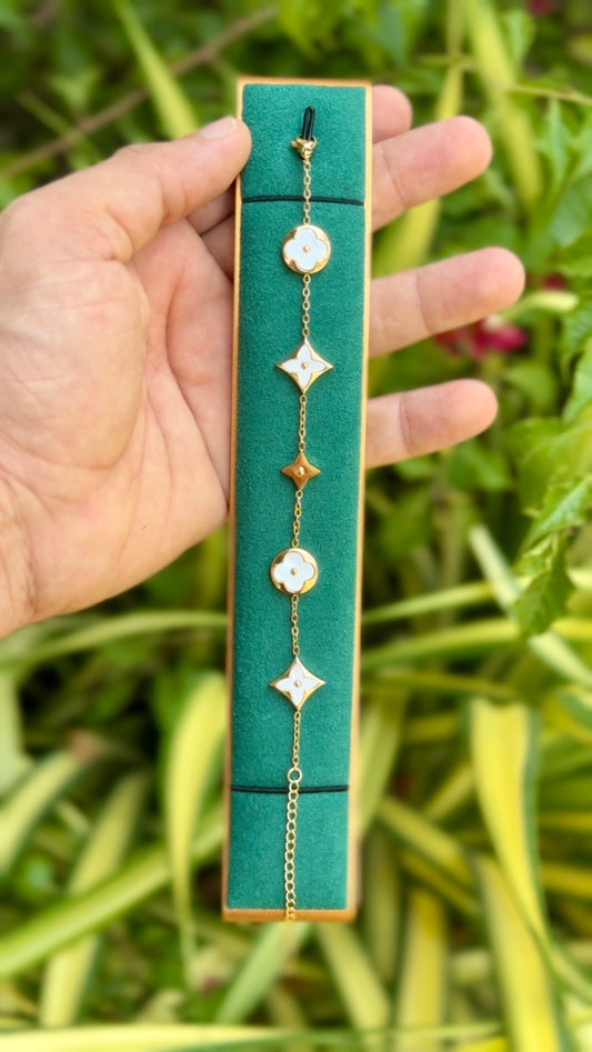 Clover Charm Luxe Bracelet ✨