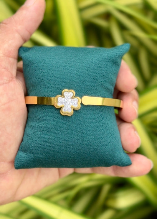 Crystal Clover Luxe Cuff Bangle 🤍✨