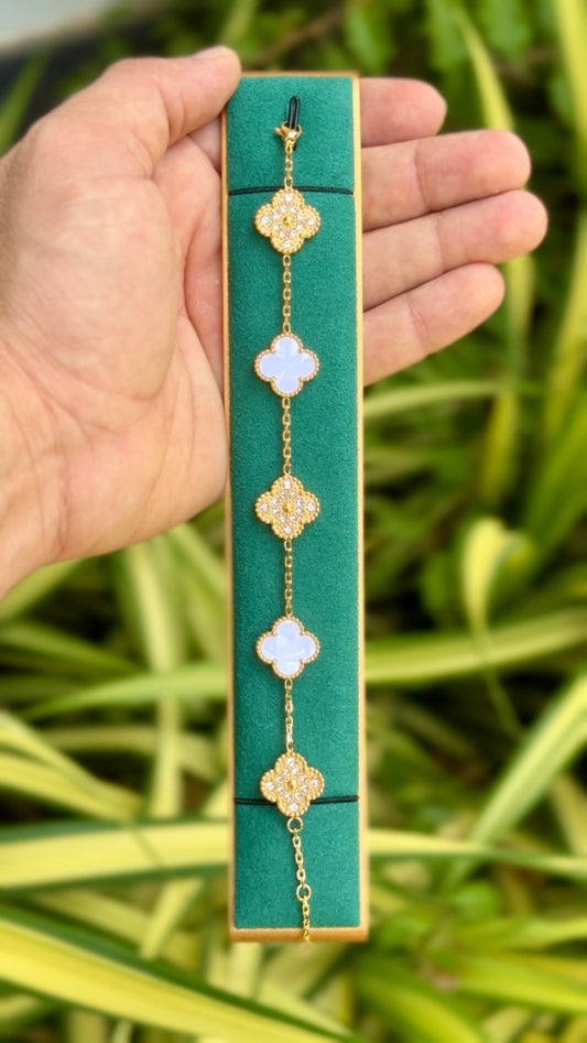 Ivory Clover Luxe Bracelets 🤍💛 (316L Grade)
