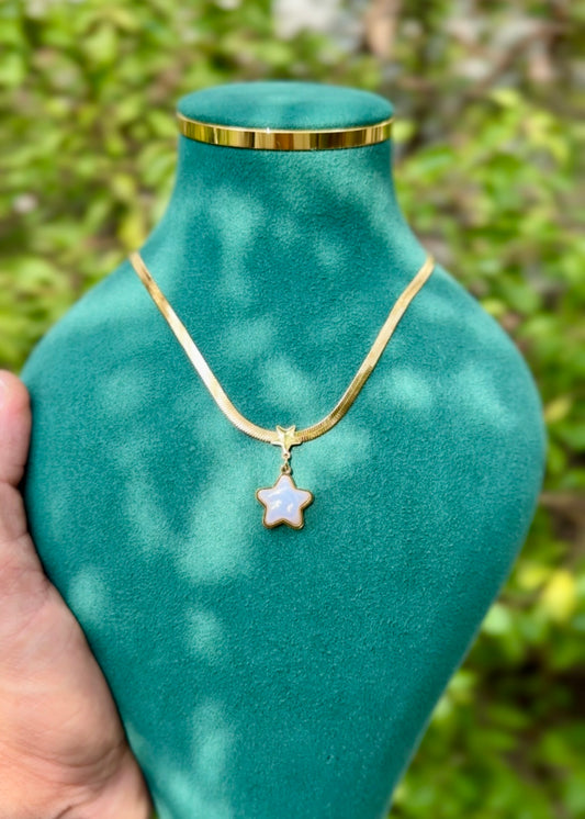 Celestial Glow Star Necklace ✨